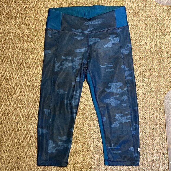 Lululemon Clip-In Crop Heathered Texture Lotus Camo Oil Slick Blue /Alberta Lake - Picture 2 of 11